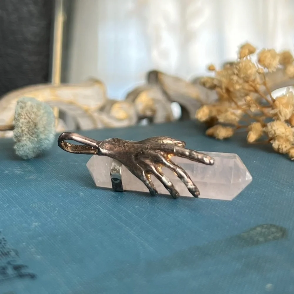 Vintage Sterling Silver Hand Pendant with Rose Quartz Point - Picture 4 of 4